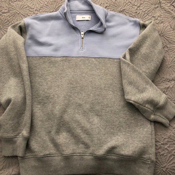 TNA XS Aritzia Colour Block Crew Neck - light gray and baby blue. 1/4 Zip - Picture 1 of 2